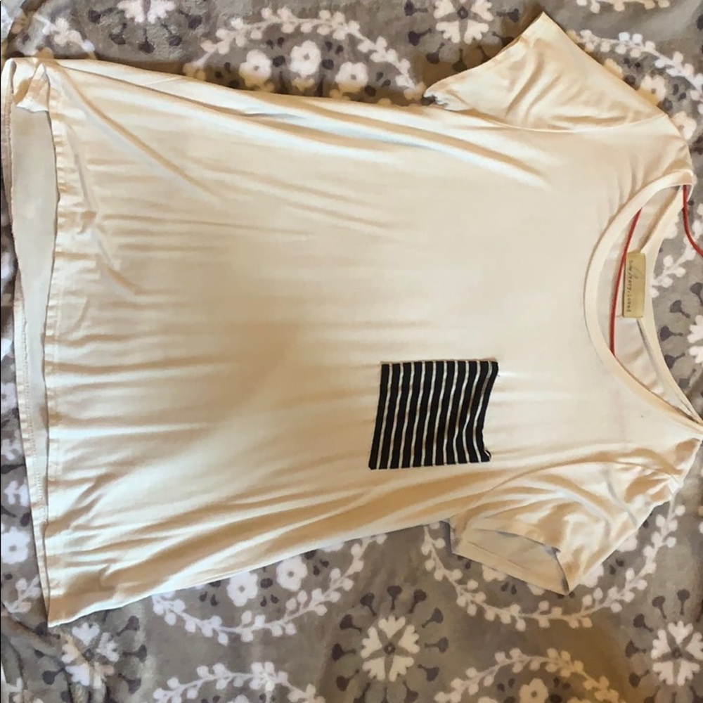 Womens pocket T
